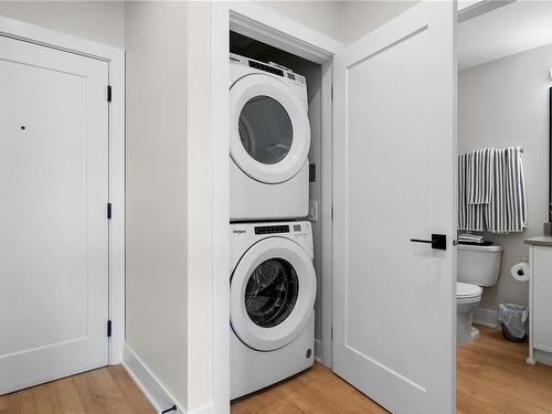 109-1371 Goldstream Ave, Langford, BC - Indoor Photo Showing Laundry Room