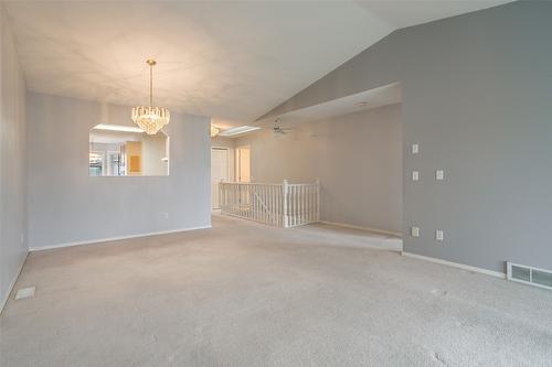 20-1874 Parkview Crescent, Kelowna, BC - Indoor Photo Showing Other Room