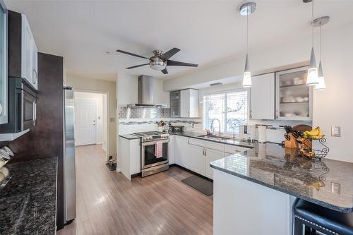 4123 Ponderosa Drive, Peachland, BC - Indoor Photo Showing Kitchen With Upgraded Kitchen