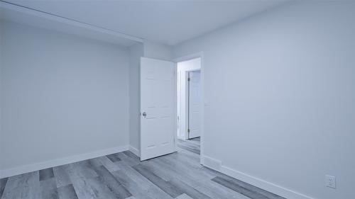 4741 Parkdale Crescent, Kelowna, BC - Indoor Photo Showing Other Room