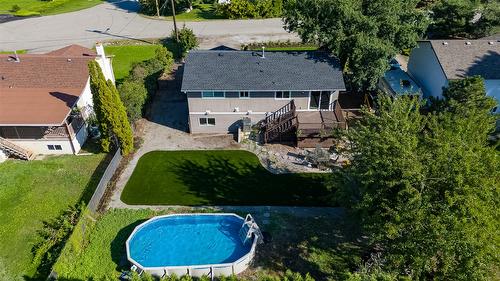 4741 Parkdale Crescent, Kelowna, BC - Outdoor