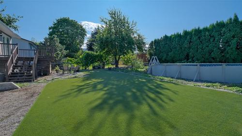 4741 Parkdale Crescent, Kelowna, BC - Outdoor With Above Ground Pool