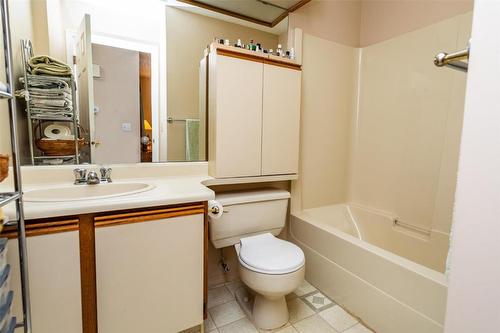 184-1255 Raymer Avenue, Kelowna, BC - Indoor Photo Showing Bathroom