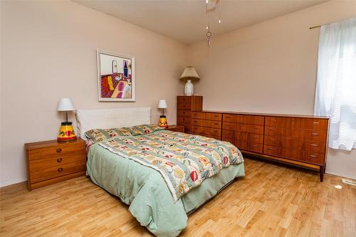 184-1255 Raymer Avenue, Kelowna, BC - Indoor Photo Showing Bedroom