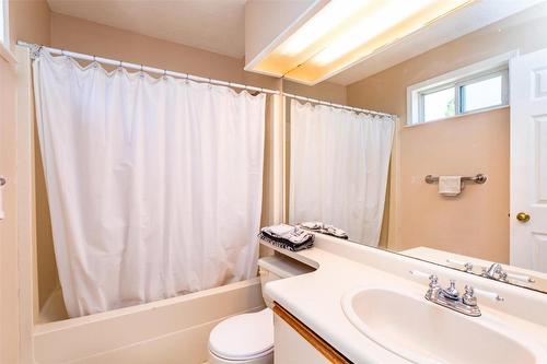 184-1255 Raymer Avenue, Kelowna, BC - Indoor Photo Showing Bathroom