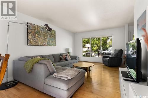 3425 Portnall Avenue, Regina, SK - Indoor Photo Showing Living Room