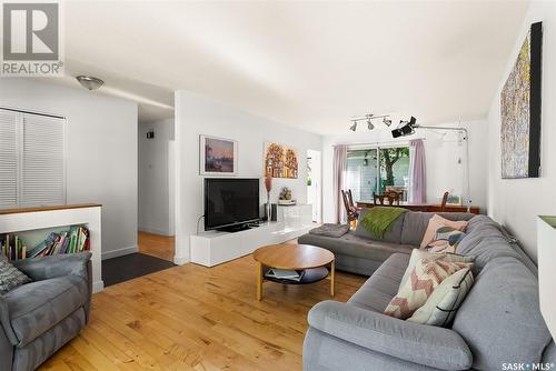 3425 Portnall Avenue, Regina, SK - Indoor Photo Showing Living Room