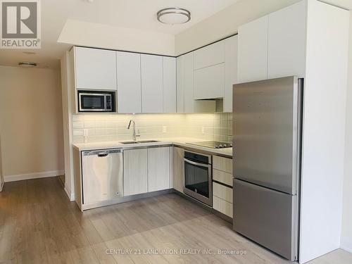 605 - 15 Water Walk Drive, Markham (Unionville), ON - Indoor Photo Showing Kitchen With Stainless Steel Kitchen With Upgraded Kitchen