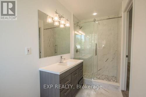 201 Garden Avenue, Georgina (Keswick North), ON - Indoor Photo Showing Bathroom