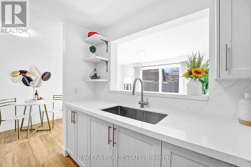 111 Nathan Crescent, Barrie, ON - Indoor Photo Showing Kitchen