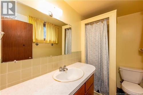 14 Keenan, Moncton, NB - Indoor Photo Showing Bathroom