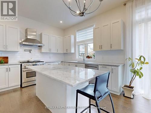 3 Read Street, Aurora, ON - Indoor Photo Showing Kitchen