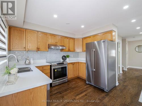 118 Native Landing Crescent S, Brampton (Fletcher'S Creek Village), ON - Indoor Photo Showing Kitchen With Double Sink