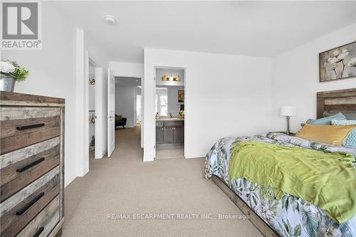 3955 Crown Street, Lincoln, ON - Indoor Photo Showing Bedroom