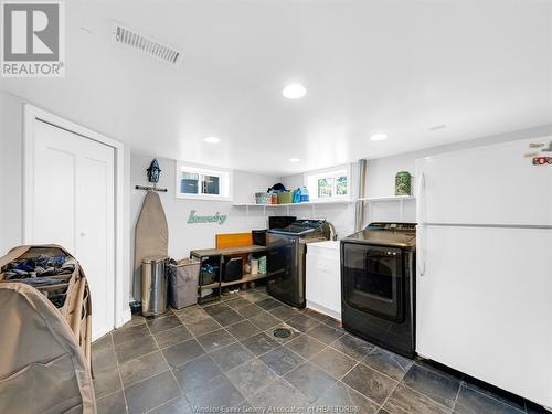 840 Janisse Drive, Windsor, ON - Indoor Photo Showing Kitchen