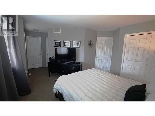 5886 Okanagan Landing Road Unit# 34, Vernon, BC - Indoor Photo Showing Bedroom