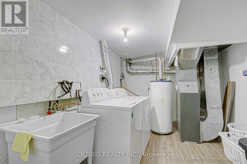 5960 Chidham Crescent, Mississauga, ON - Indoor Photo Showing Laundry Room