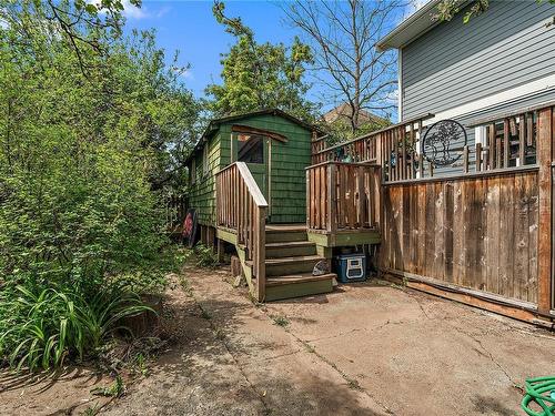 2538 Fernwood Rd, Victoria, BC - Outdoor