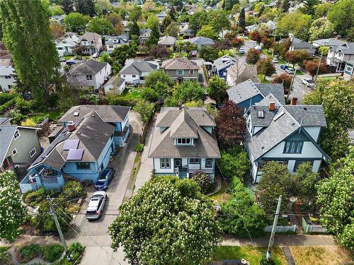 2538 Fernwood Rd, Victoria, BC - Outdoor