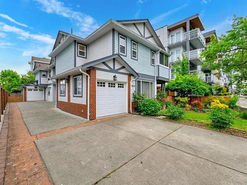 1-9875 Third St, Sidney, BC - Outdoor With Facade