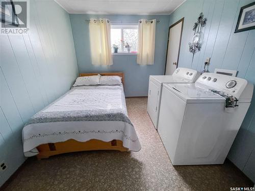 4272 Price Avenue, Gull Lake, SK - Indoor Photo Showing Laundry Room