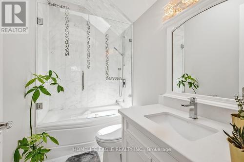 288 Parkview Avenue N, Toronto, ON - Indoor Photo Showing Bathroom