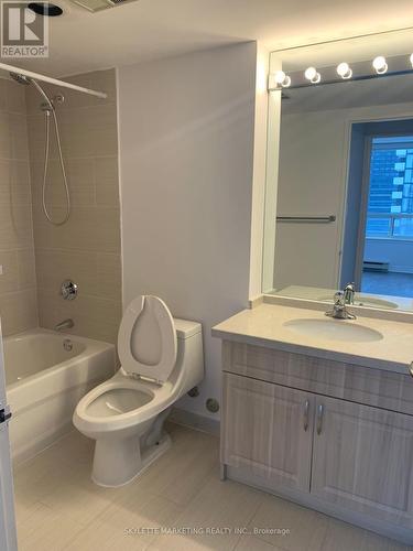 1708 - 30 Greenfield Avenue, Toronto, ON - Indoor Photo Showing Bathroom