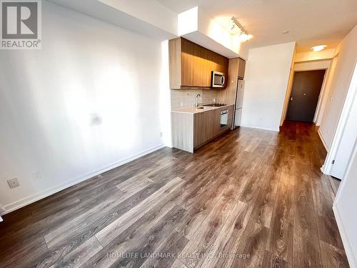 412 - 32 Forest Manor Road, Toronto, ON - Indoor Photo Showing Kitchen