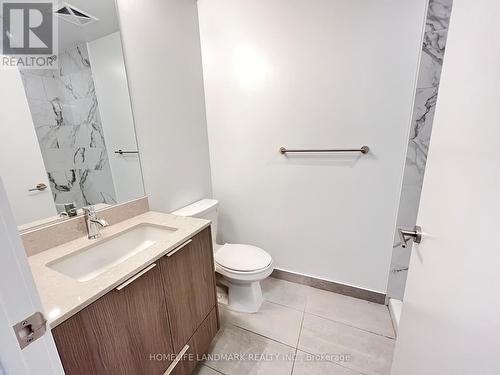 412 - 32 Forest Manor Road, Toronto, ON - Indoor Photo Showing Bathroom