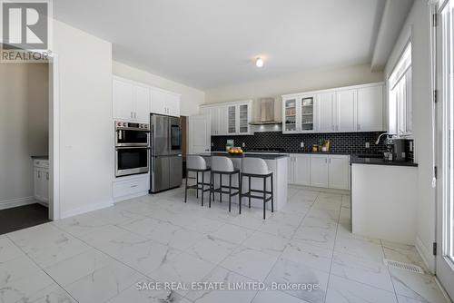 3 Joiner Circle, Whitchurch-Stouffville, ON - Indoor Photo Showing Kitchen