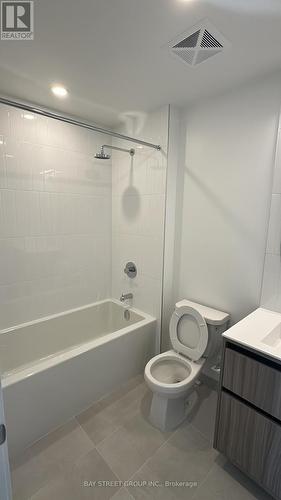 2111 - 7950 Bathurst Street, Vaughan, ON - Indoor Photo Showing Bathroom
