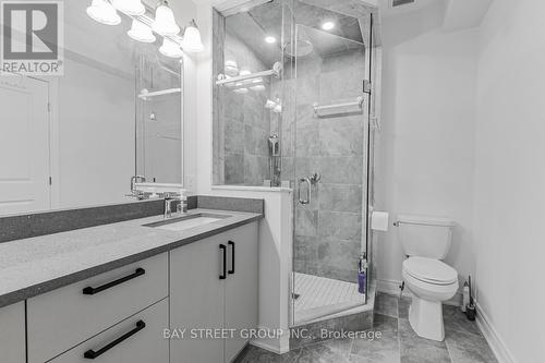 9378 Bayview Avenue, Richmond Hill, ON - Indoor Photo Showing Bathroom