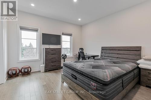 9378 Bayview Avenue, Richmond Hill, ON - Indoor Photo Showing Bedroom