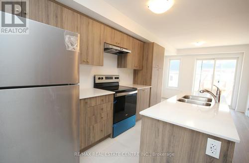 22 Wagon Lane, Barrie, ON - Indoor Photo Showing Kitchen With Stainless Steel Kitchen With Double Sink