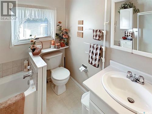 115 Osidge Street, Lipton, SK - Indoor Photo Showing Bathroom