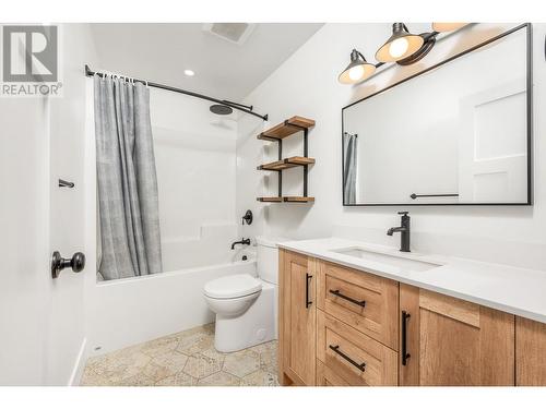 8275 Old Kamloops Road, Vernon, BC - Indoor Photo Showing Bathroom