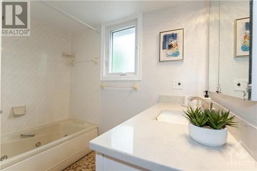 2130 Fillmore Crescent, Ottawa, ON - Indoor Photo Showing Bathroom