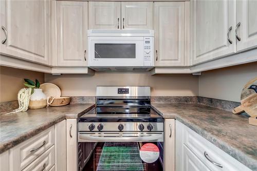 443 Pineland Avenue, Oakville, ON - Indoor Photo Showing Kitchen