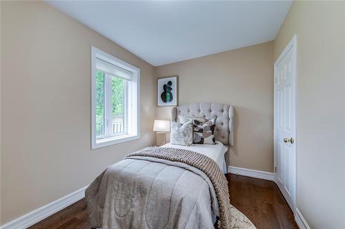 443 Pineland Avenue, Oakville, ON - Indoor Photo Showing Bedroom