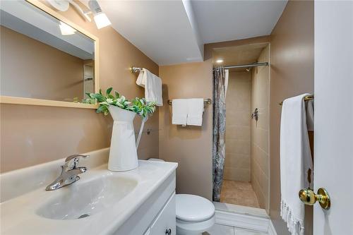 443 Pineland Avenue, Oakville, ON - Indoor Photo Showing Bathroom