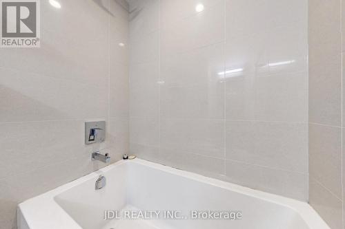 316 - 170 Chiltern Hill Road W, Toronto, ON - Indoor Photo Showing Bathroom
