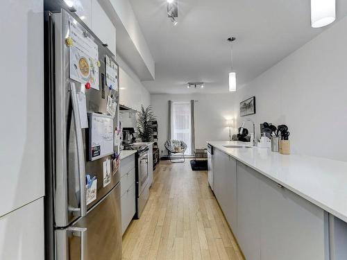 Kitchen - 105-4476 Av. Papineau, Montréal (Le Plateau-Mont-Royal), QC - Indoor Photo Showing Kitchen With Upgraded Kitchen
