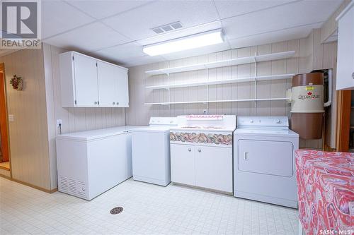 789 Agnew Street, Prince Albert, SK - Indoor Photo Showing Laundry Room