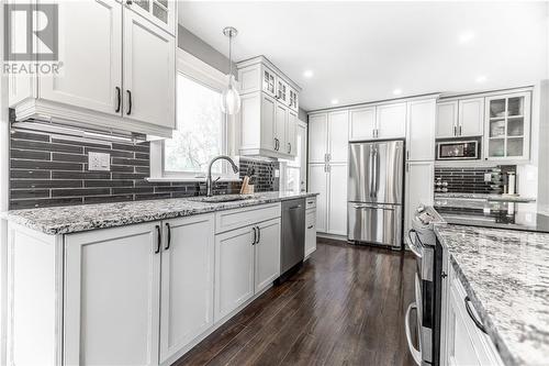 30 Roy Street, Petawawa, ON - Indoor Photo Showing Kitchen With Upgraded Kitchen