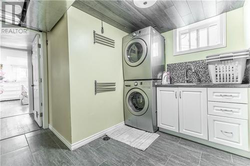 30 Roy Street, Petawawa, ON - Indoor Photo Showing Laundry Room