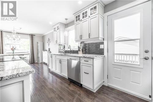 30 Roy Street, Petawawa, ON - Indoor Photo Showing Kitchen With Upgraded Kitchen