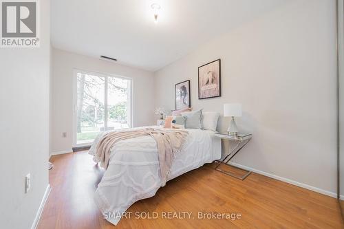 118 - 165 Cherokee Boulevard, Toronto, ON - Indoor Photo Showing Bedroom