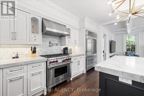 66 Victoria Street, Milton, ON - Indoor Photo Showing Kitchen With Upgraded Kitchen