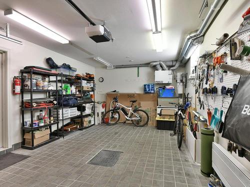 Garage - 22 Av. Godfrey, Saint-Sauveur, QC - Indoor Photo Showing Garage