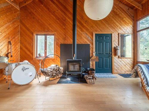 Living room - 394 Ch. De La Chapelle, La Minerve, QC - Indoor With Fireplace